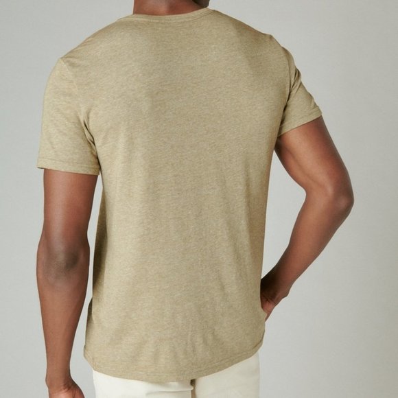 NWT Size Medium Lucky Brand Men's ACDC Highway Tee - Picture 2 of 3